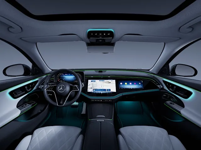 E-Class 실내 전경