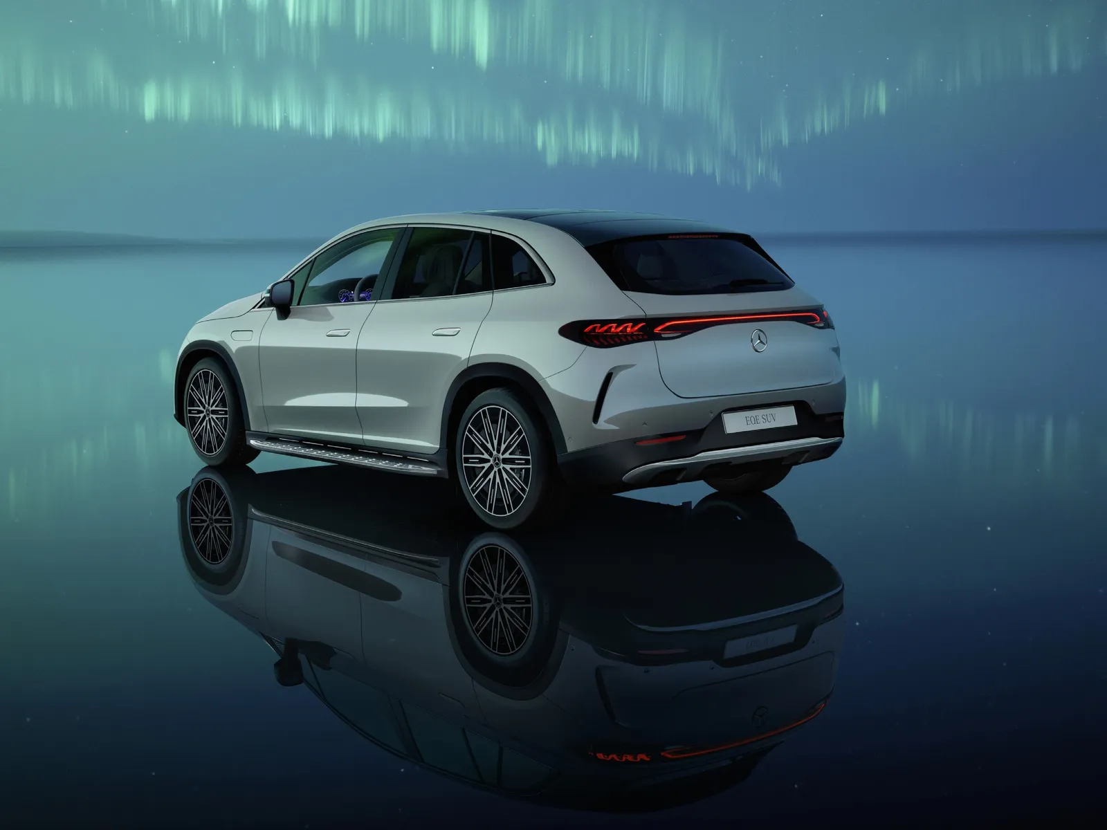 EQE SUV 후측면