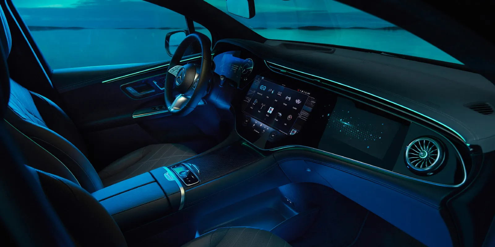 EQE SUV 실내