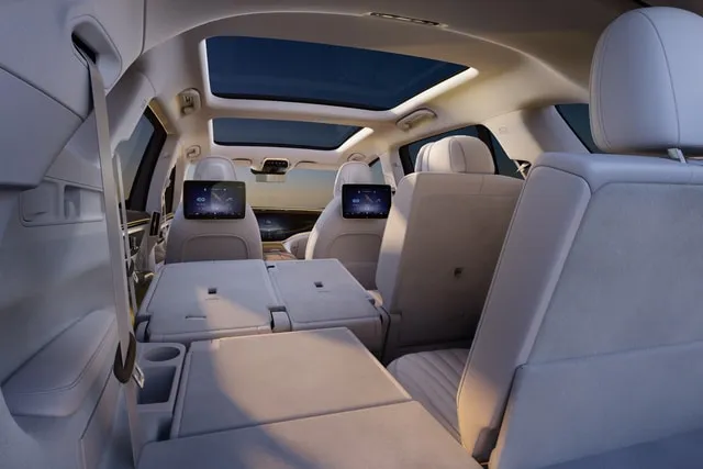 EQS SUV 실내 시트