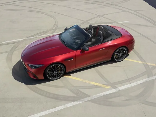 지붕을 연 Mercedes-AMG SL